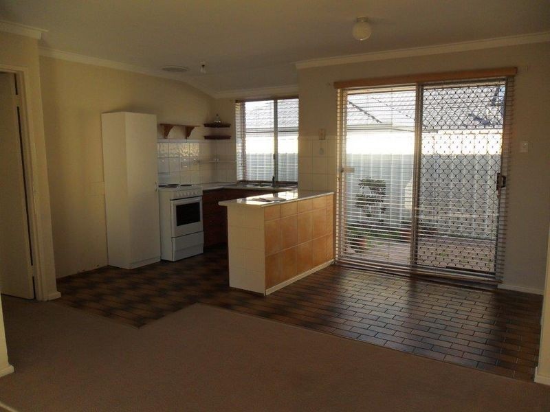43 Delamere Way, Camillo WA 6111