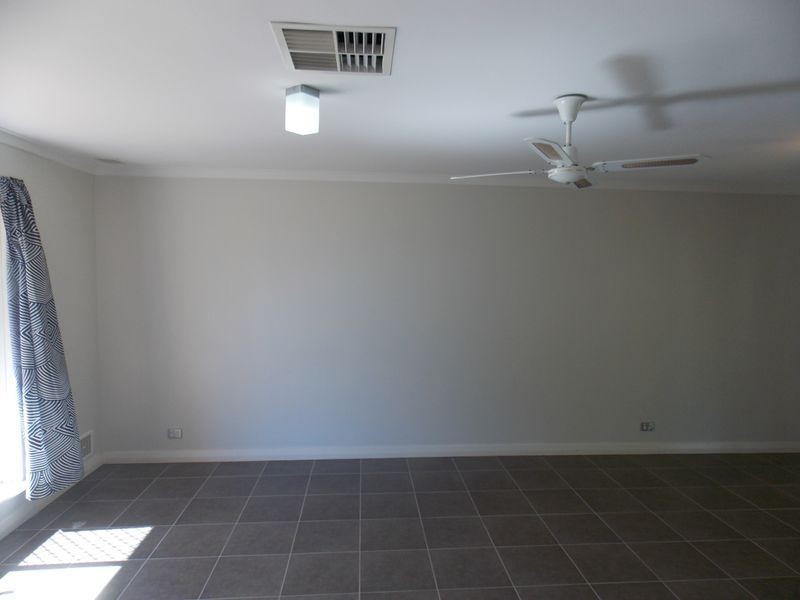 9 Deerness Way, Armadale WA 6112