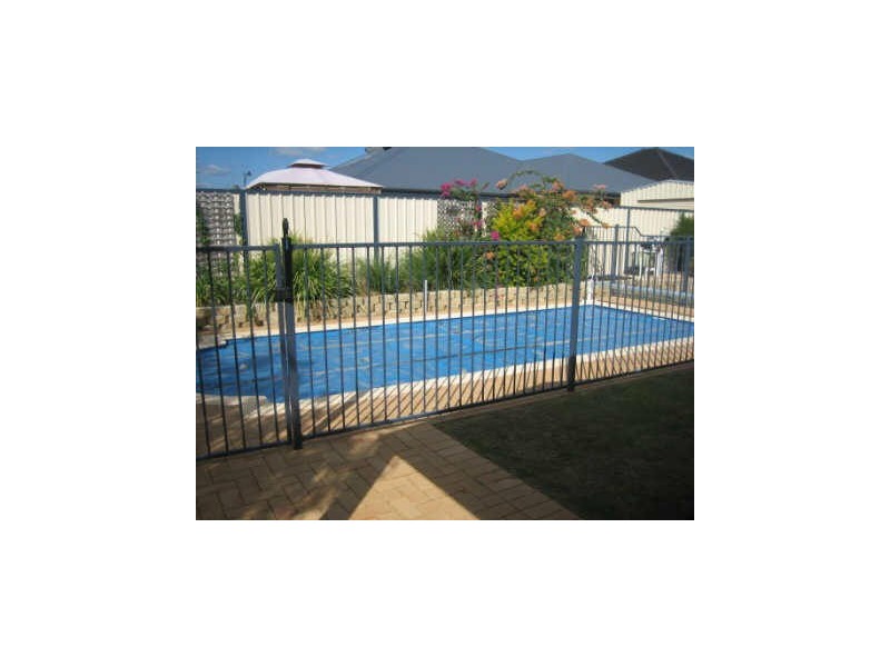 3 Lorne Ave, Hammond Park WA 6164