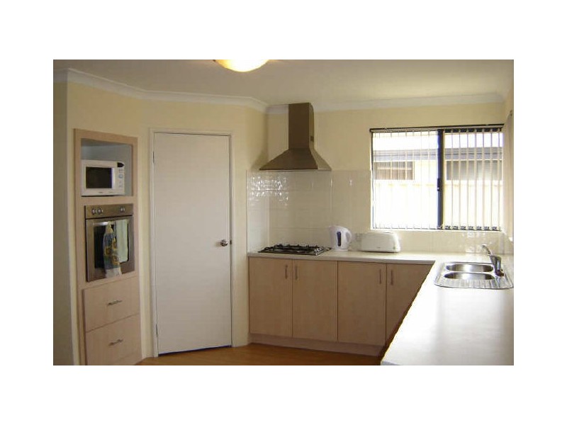 27 Lyon Road, Atwell WA 6164