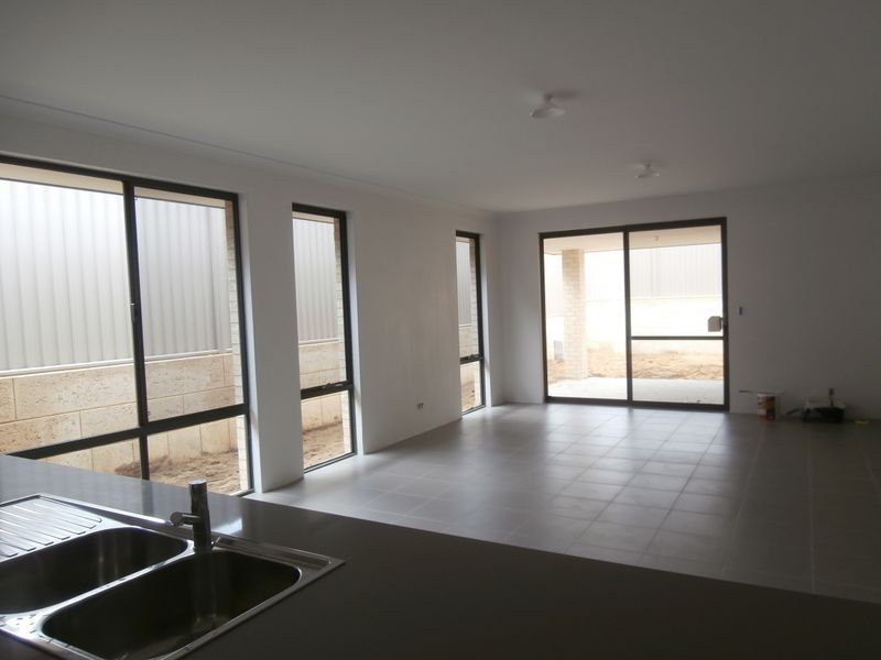 12 Classroom Loop, Coolbellup WA 6163