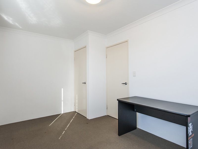 2 Mawson Close, Seville Grove WA 6112