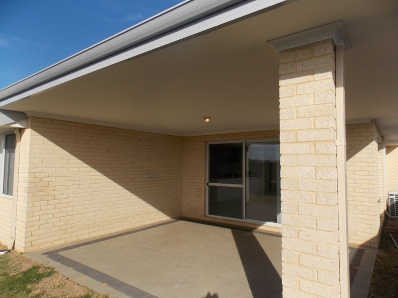 82 McLaren Avenue, Beeliar WA 6164