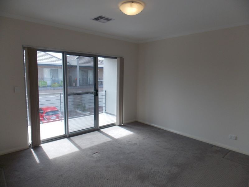 8/71 Baler Court, Hammond Park WA 6164