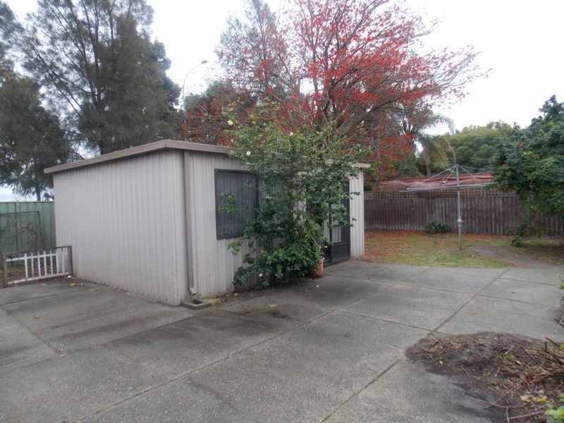 65 Amanda Drive, Camillo WA 6111