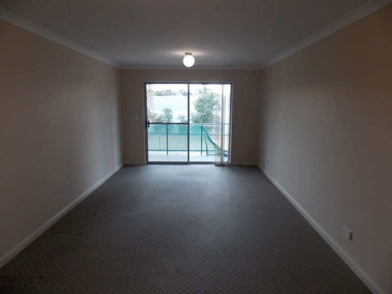13/12 Davis Road, Kelmscott WA 6111