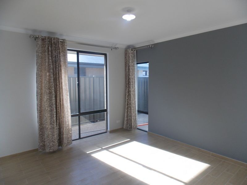 20 Gladalan Way, Piara Waters WA 6112