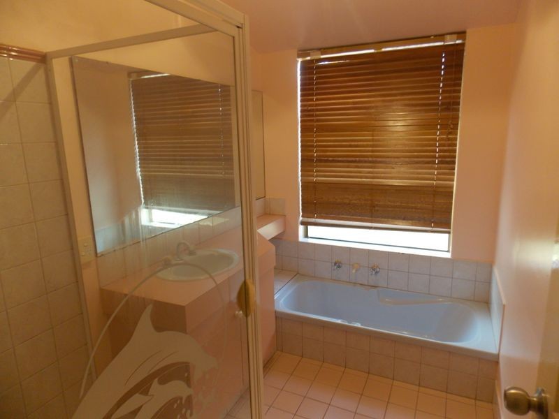 22 Chisholm Circle, Seville Grove WA 6112