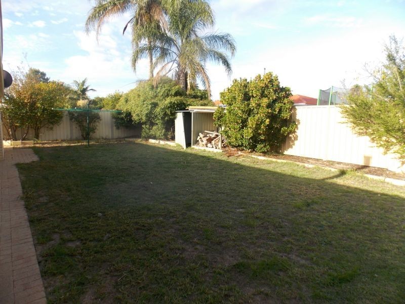 22 Chisholm Circle, Seville Grove WA 6112