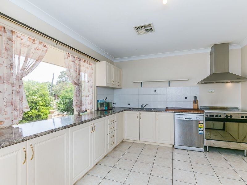 157 Third Avenue, Kelmscott WA 6111