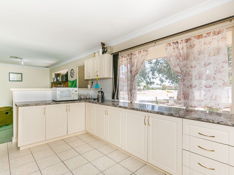 157 Third Avenue, Kelmscott WA 6111