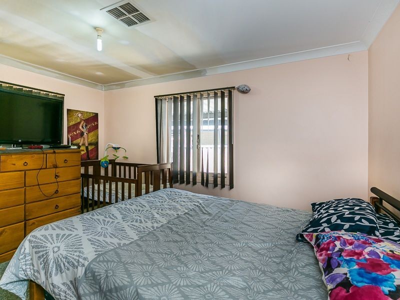 157 Third Avenue, Kelmscott WA 6111