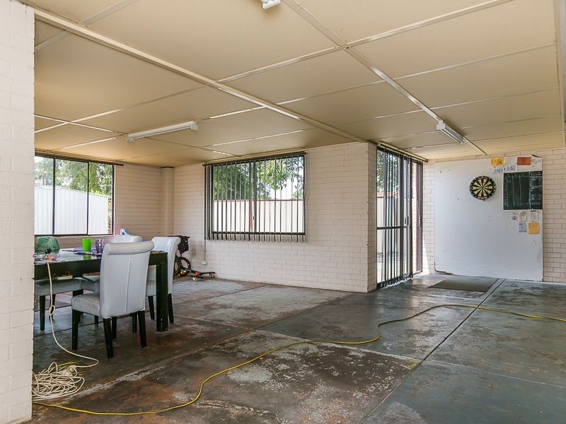 157 Third Avenue, Kelmscott WA 6111