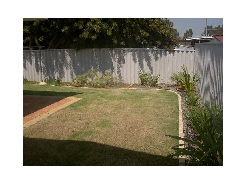 15 Boxley Place, Langford WA 6147