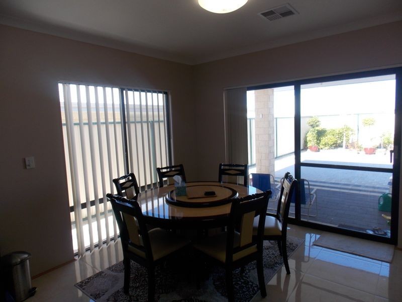 38 Eucalyptus Drive, Hammond Park WA 6164