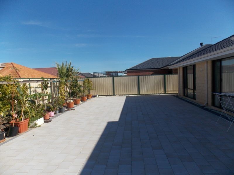 38 Eucalyptus Drive, Hammond Park WA 6164