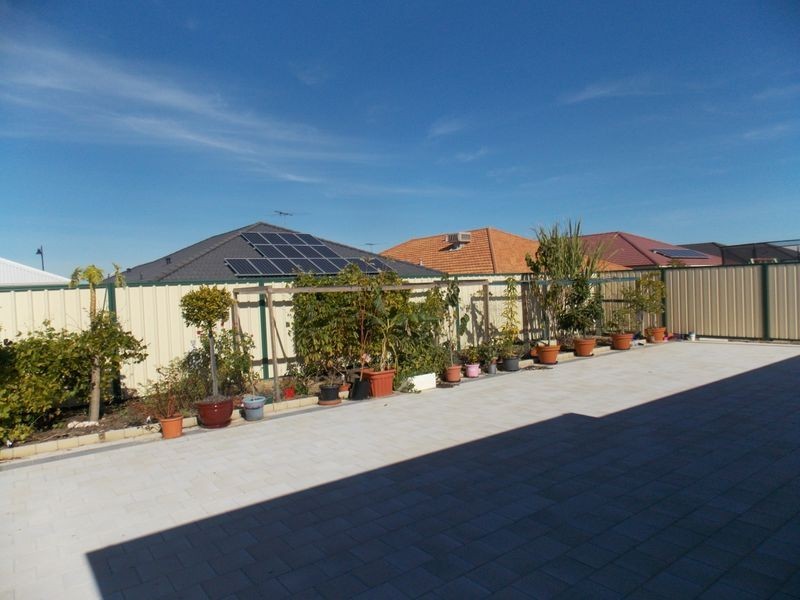 38 Eucalyptus Drive, Hammond Park WA 6164