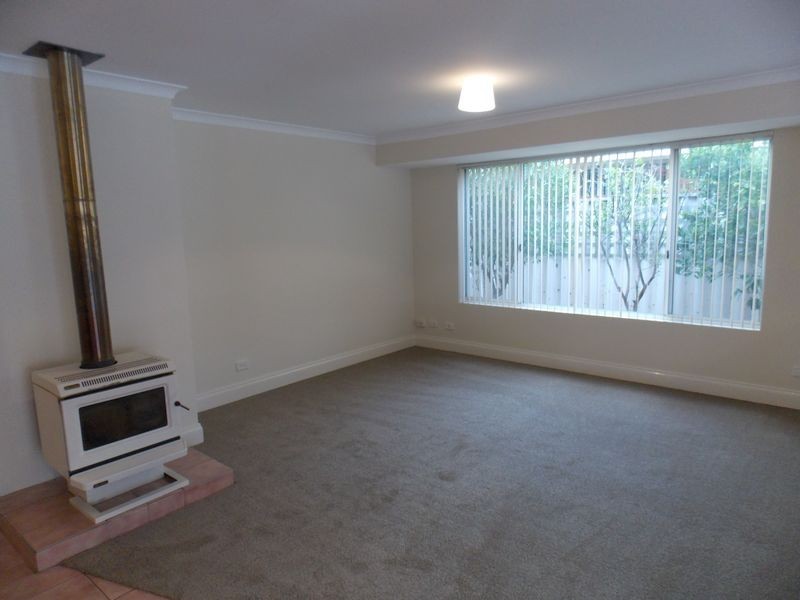 2 Marie Court, Atwell WA 6164
