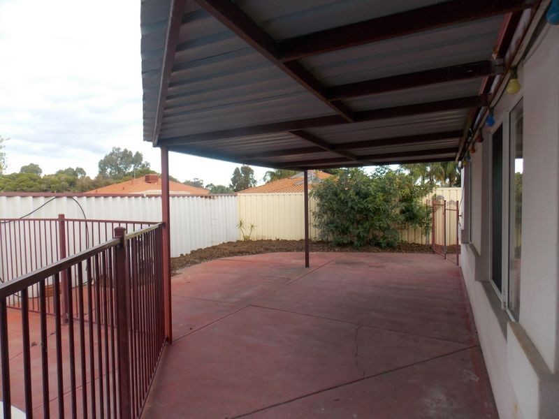 2 Marie Court, Atwell WA 6164