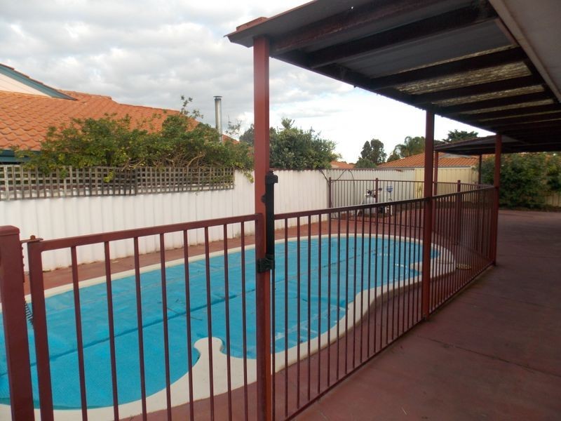 2 Marie Court, Atwell WA 6164