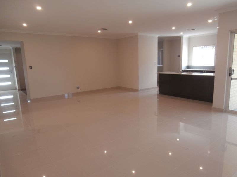 19 Appleton Road, Piara Waters WA 6112