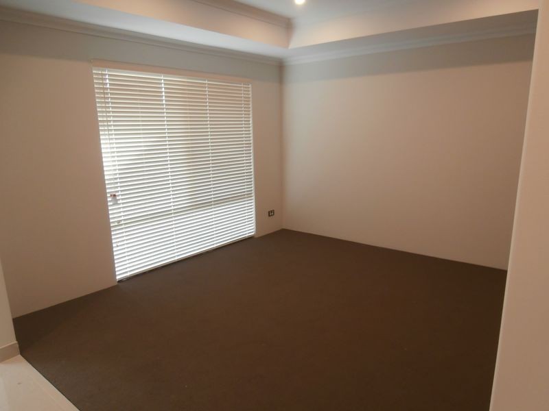 19 Appleton Road, Piara Waters WA 6112