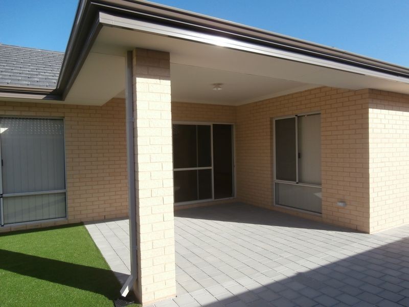 19 Appleton Road, Piara Waters WA 6112