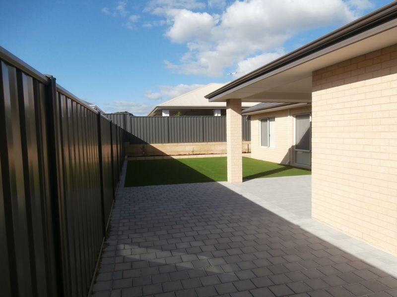 19 Appleton Road, Piara Waters WA 6112