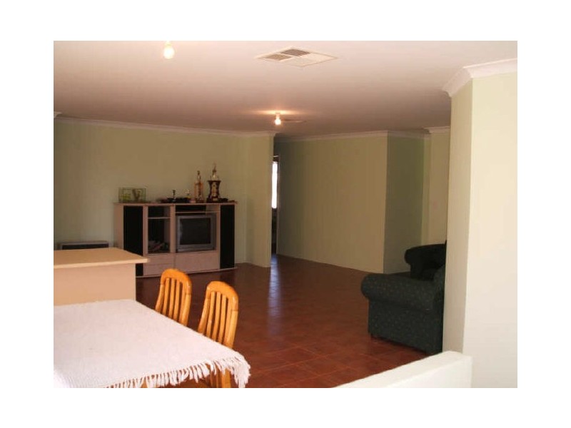 6 Brenchley Drive, Atwell WA 6164