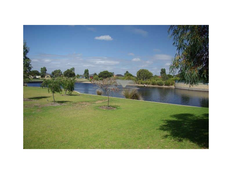 17 Paperbark Lane, Atwell WA 6164
