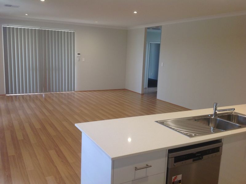 9 Needlewood Loop, Wandi WA 6167