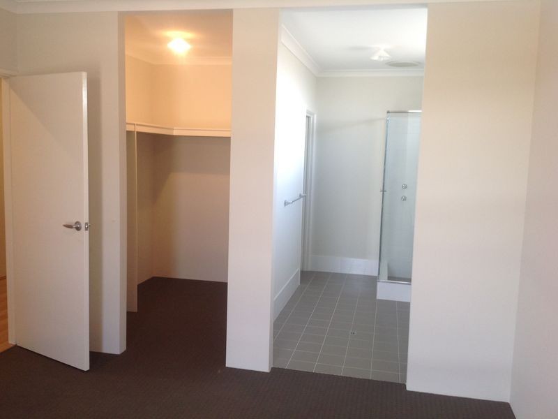 9 Needlewood Loop, Wandi WA 6167