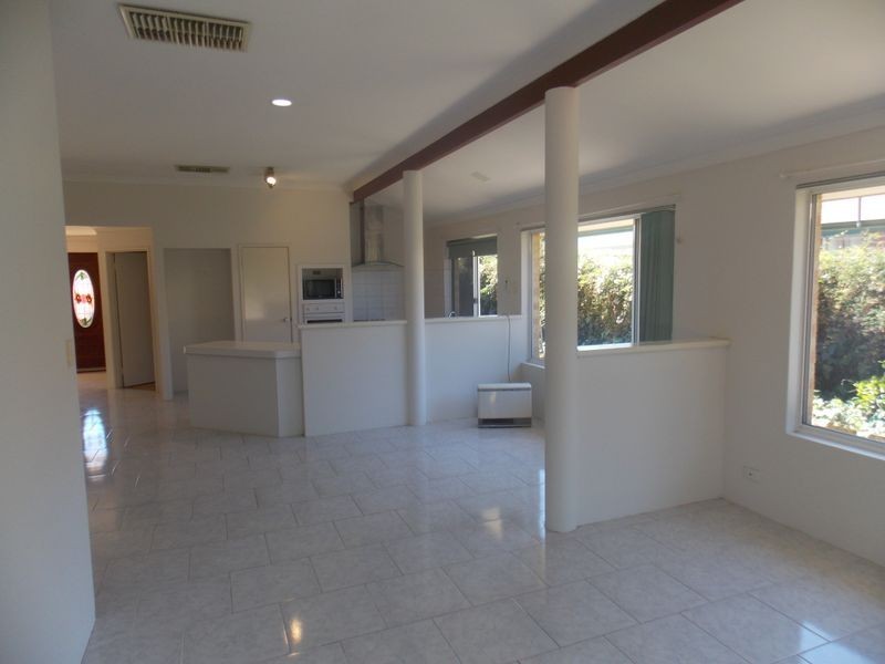 10 Shadwell Retreat, Atwell WA 6164