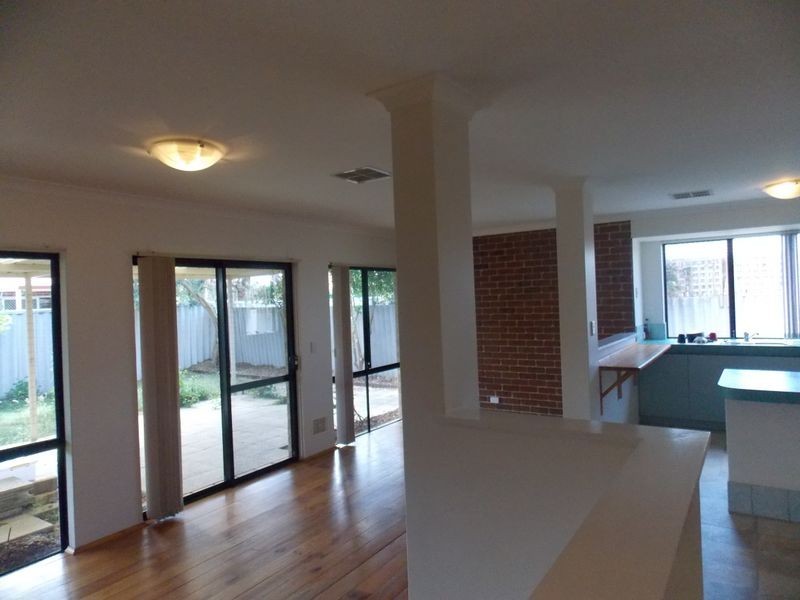 34 Reveley Close, Seville Grove WA 6112