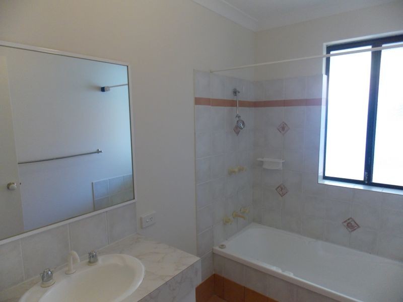 34 Reveley Close, Seville Grove WA 6112