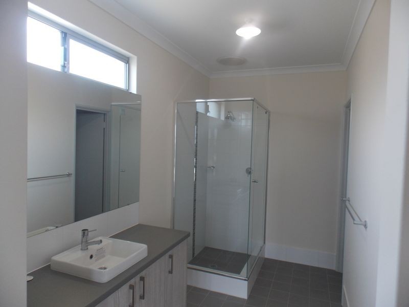 13 Gaebler Road, Hammond Park WA 6164