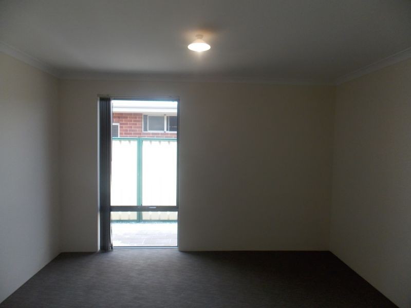 13 Gaebler Road, Hammond Park WA 6164