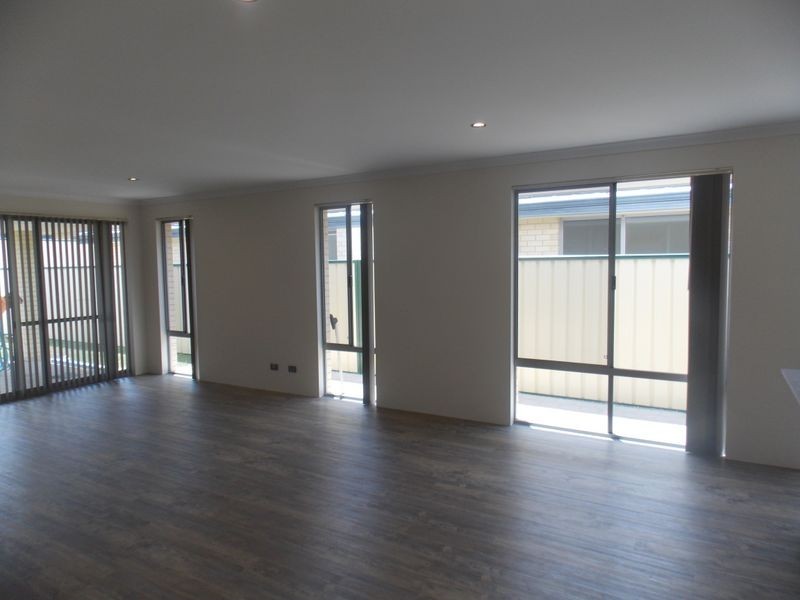 13 Gaebler Road, Hammond Park WA 6164