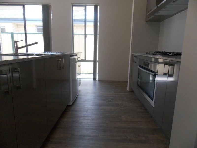 13 Gaebler Road, Hammond Park WA 6164