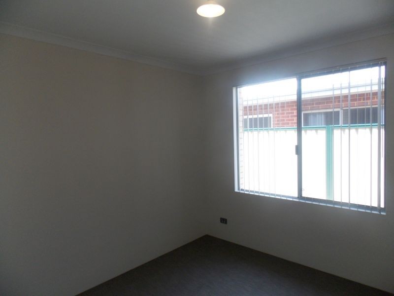 13 Gaebler Road, Hammond Park WA 6164