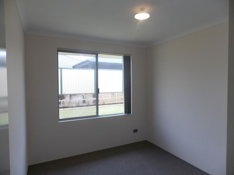 13 Gaebler Road, Hammond Park WA 6164