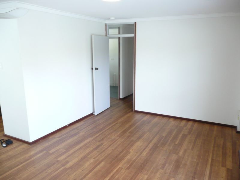 5 Kari Court, Camillo WA 6111