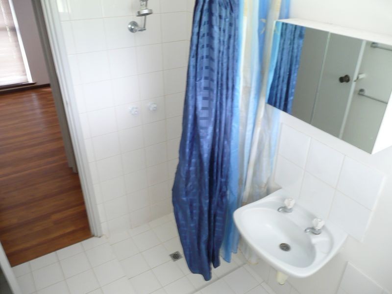 5 Kari Court, Camillo WA 6111