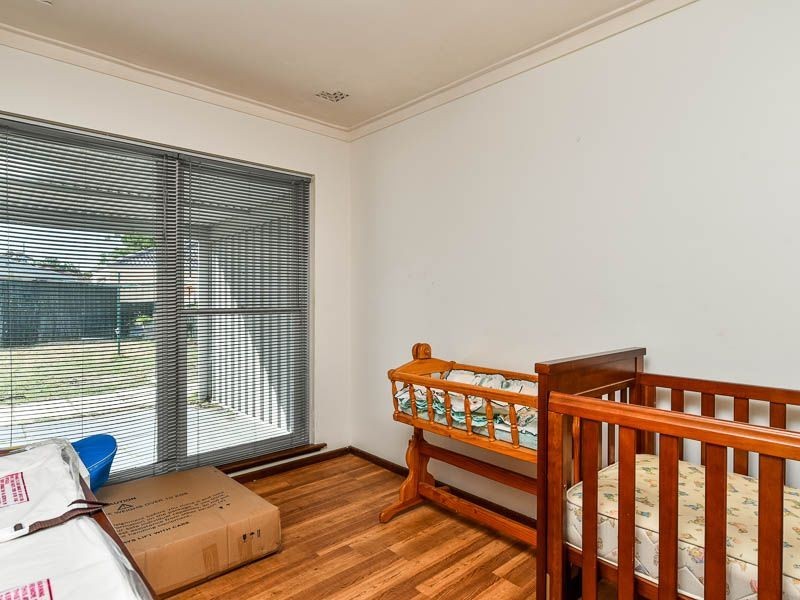 5 Kari Court, Camillo WA 6111