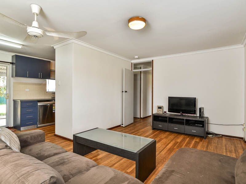 5 Kari Court, Camillo WA 6111