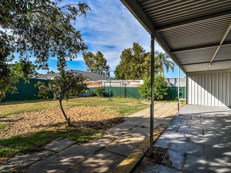 5 Kari Court, Camillo WA 6111