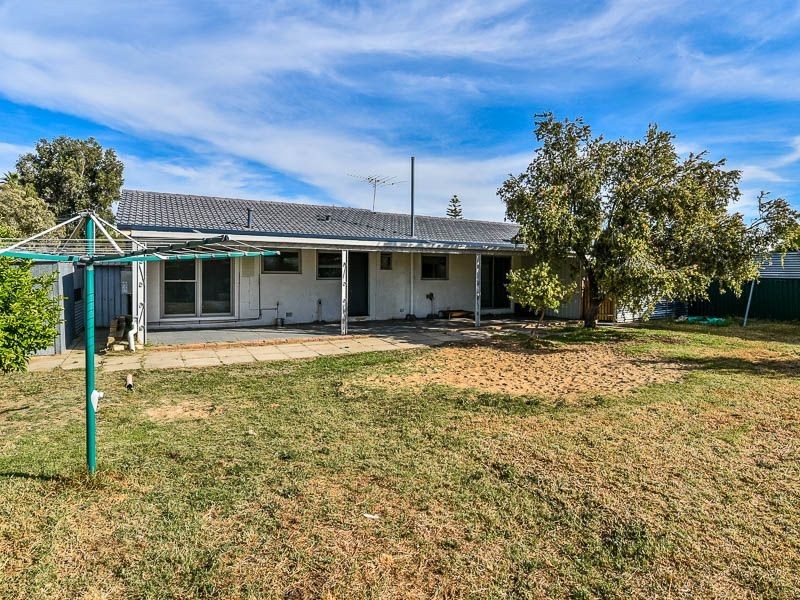 5 Kari Court, Camillo WA 6111