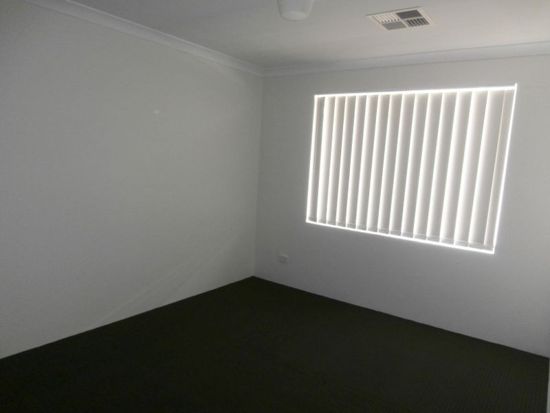 33 Leroy Way, Piara Waters WA 6112