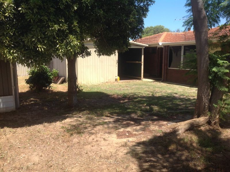 2 Robin Court, Armadale WA 6112