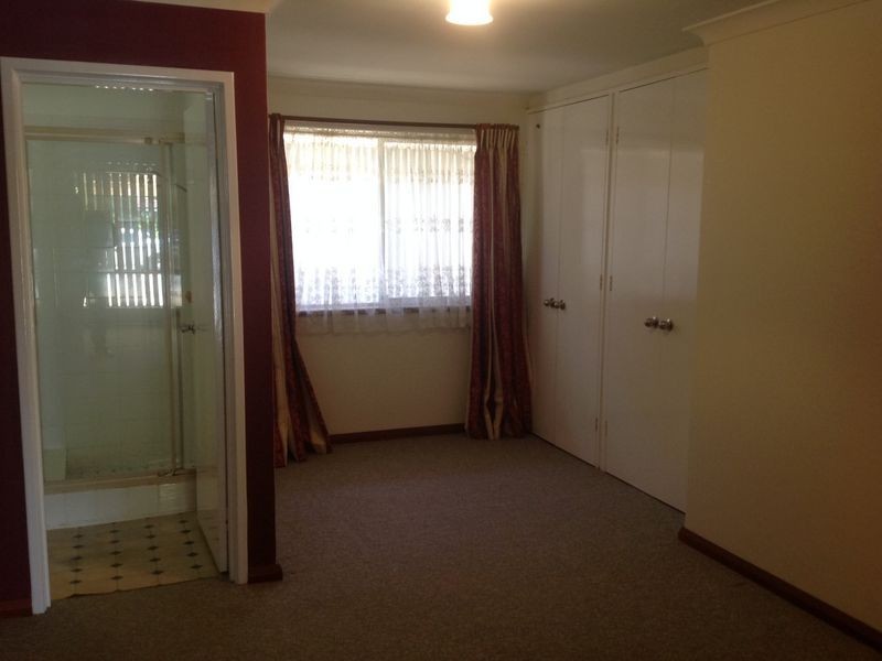 2 Robin Court, Armadale WA 6112